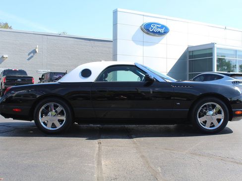Used 2003 Ford Thunderbird Base image 8