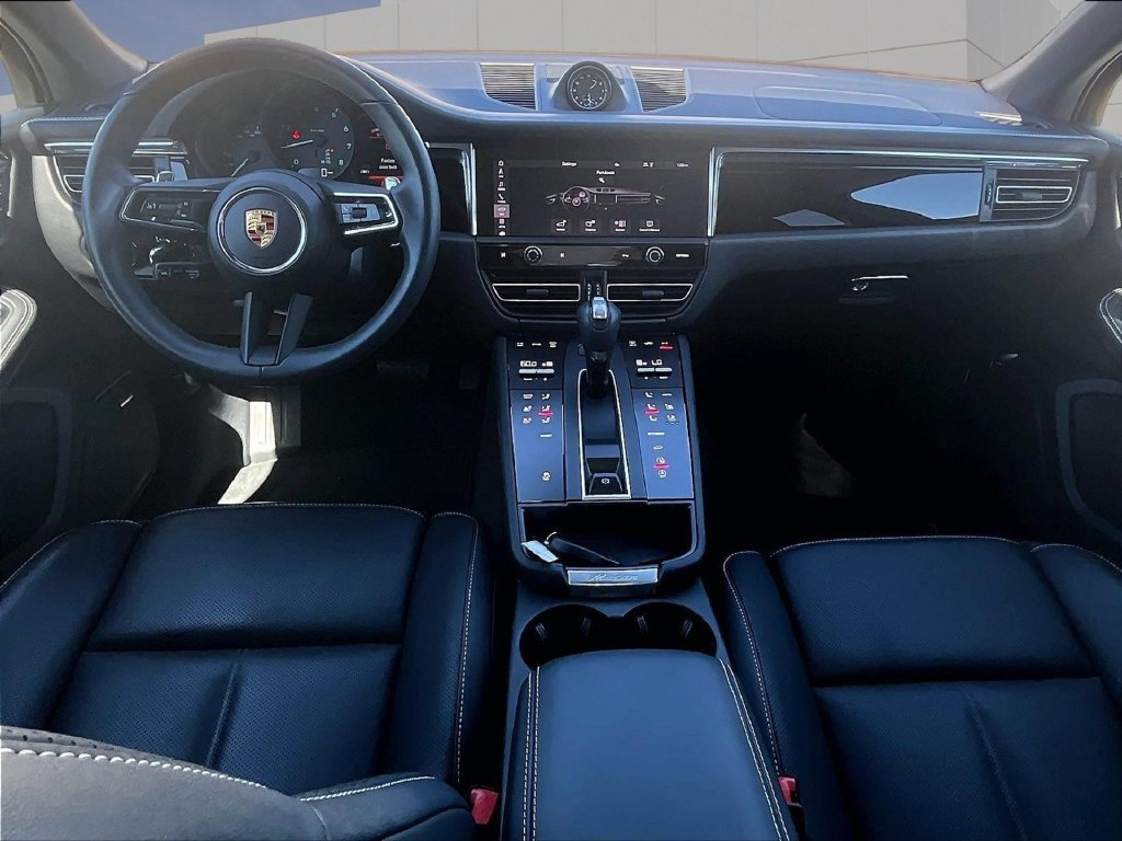 Certified 2026 Porsche Macan AWD/4WD image 14