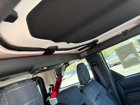 Used 2025 Ford Bronco Heritage Edition AWD/4WD image 39