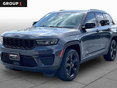 Used 2023 Jeep Grand Cherokee Altitude image 1