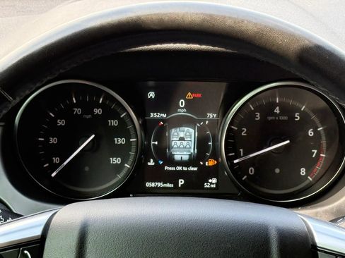 Used 2019 Land Rover Discovery Sport SE AWD/4WD image 8