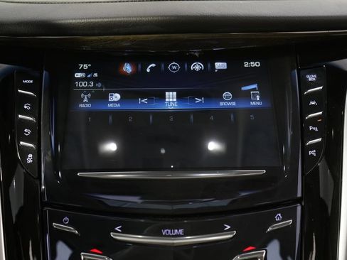 Used 2019 Cadillac Escalade Premium Luxury AWD/4WD image 29