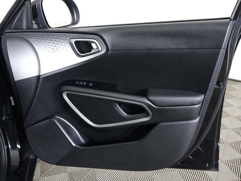 Used 2022 Kia Soul LX FWD image 20