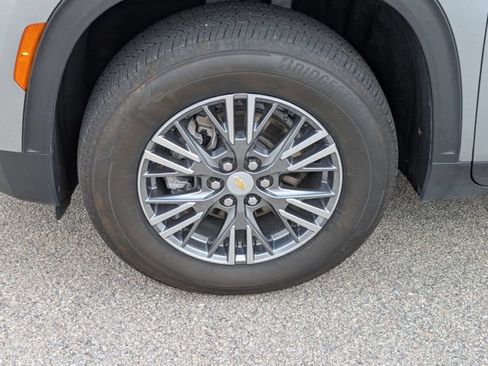Used 2025 Chevrolet Traverse LT AWD/4WD image 10