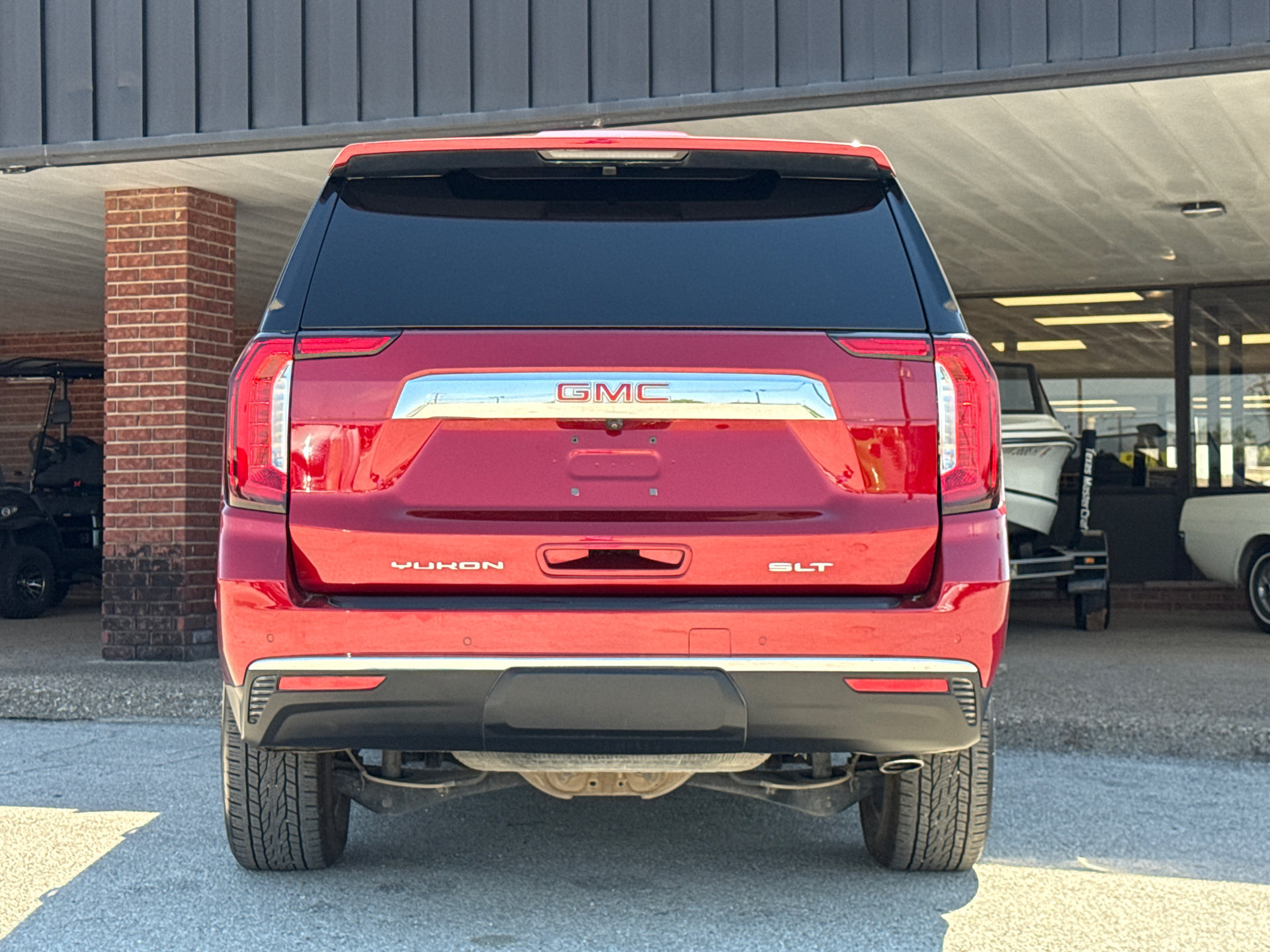 Used 2022 GMC Yukon SLT w/ SLT Luxury Package RWD image 7