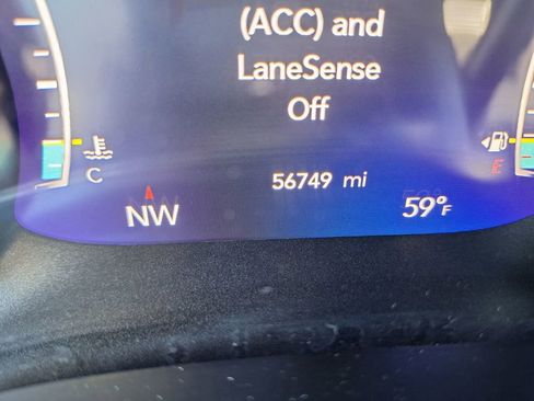 Used 2023 Chrysler Pacifica Touring-L image 16