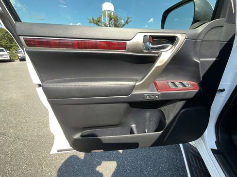 Used 2016 Lexus GX 460 Luxury image 10