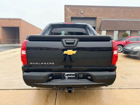 Used 2012 Chevrolet Avalanche LT image 3