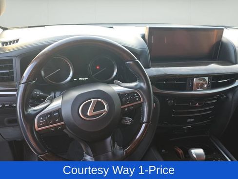 Used 2016 Lexus LX 570 4WD w/ Luxury Package image 12