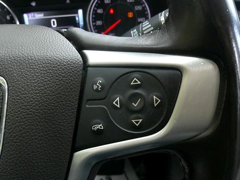 Used 2017 GMC Acadia SLT image 24