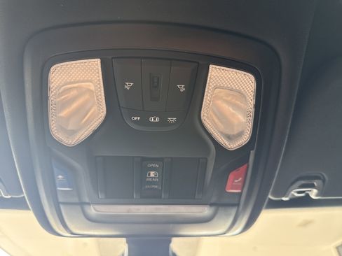 Used 2024 RAM 1500 Big Horn AWD/4WD image 37