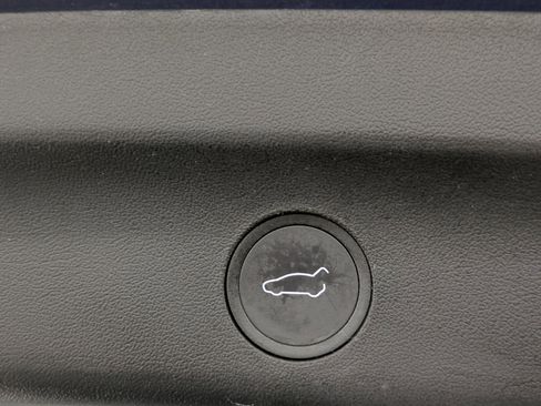 Used 2022 Tesla Model Y Performance image 14