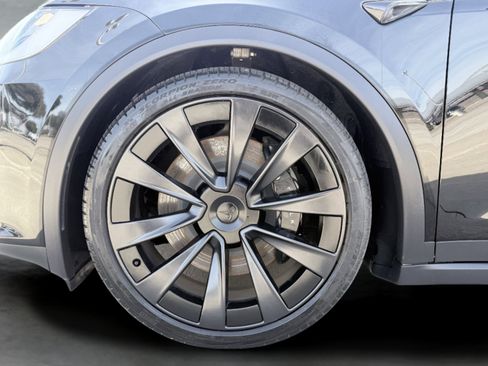 Used 2023 Tesla Model X image 10