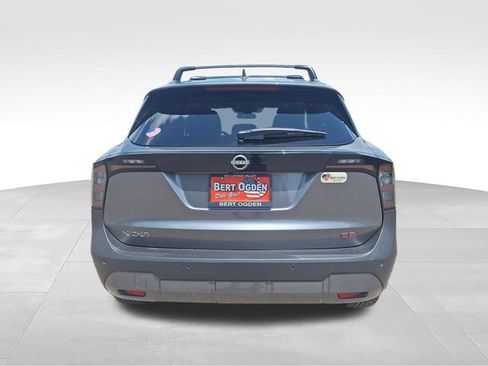 Certified 2025 Nissan Kicks SR FWD image 7