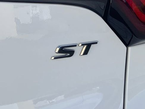 Used 2024 Buick Encore GX Sport Touring image 13