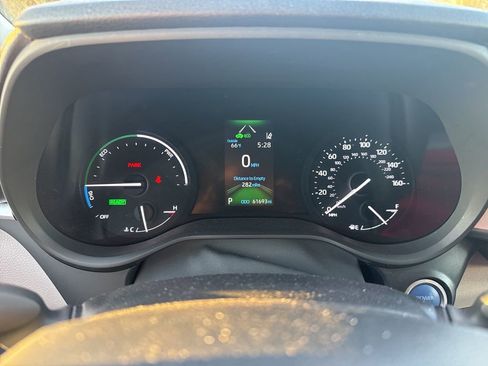 Used 2024 Toyota Sienna LE image 19