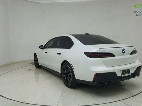 Used 2023 BMW i7 xDrive60 w/ Executive Package 2 AWD/4WD image 69