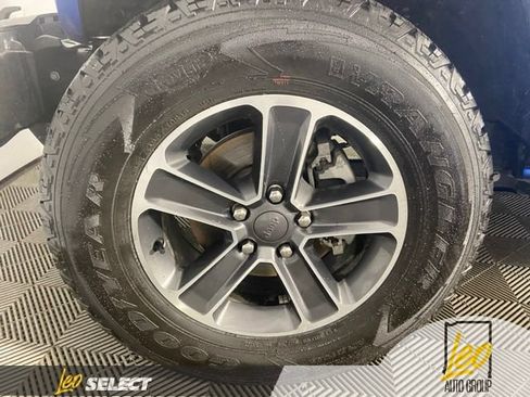 Used 2023 Jeep Wrangler Unlimited Sahara AWD/4WD image 22