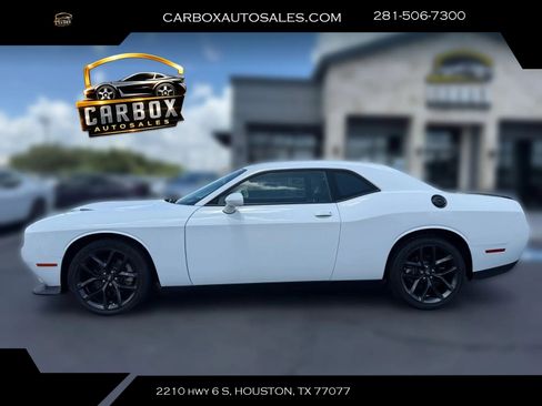 Used 2022 Dodge Challenger SXT w/ Plus Package RWD image 2