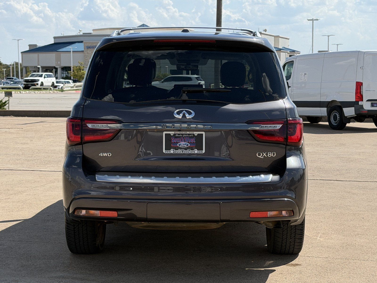Used 2023 INFINITI QX80 Premium Select w/ Cargo Package AWD/4WD image 5