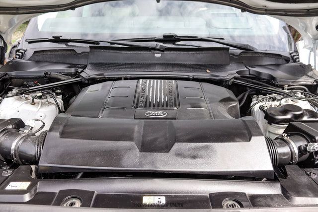 Used 2019 Land Rover Range Rover Long Wheelbase Supercharged AWD/4WD image 16