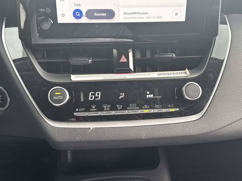 Used 2023 Toyota Corolla LE w/ LE Convenience Package FWD image 27
