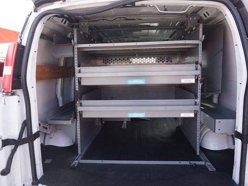 Used 2018 Chevrolet Express 2500 w/ Driver Convenience Package image 9