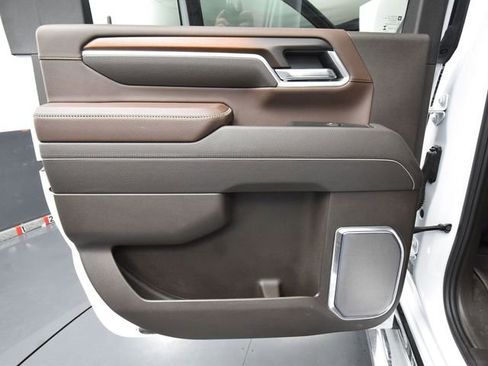 Used 2025 GMC Sierra 3500 Denali image 40