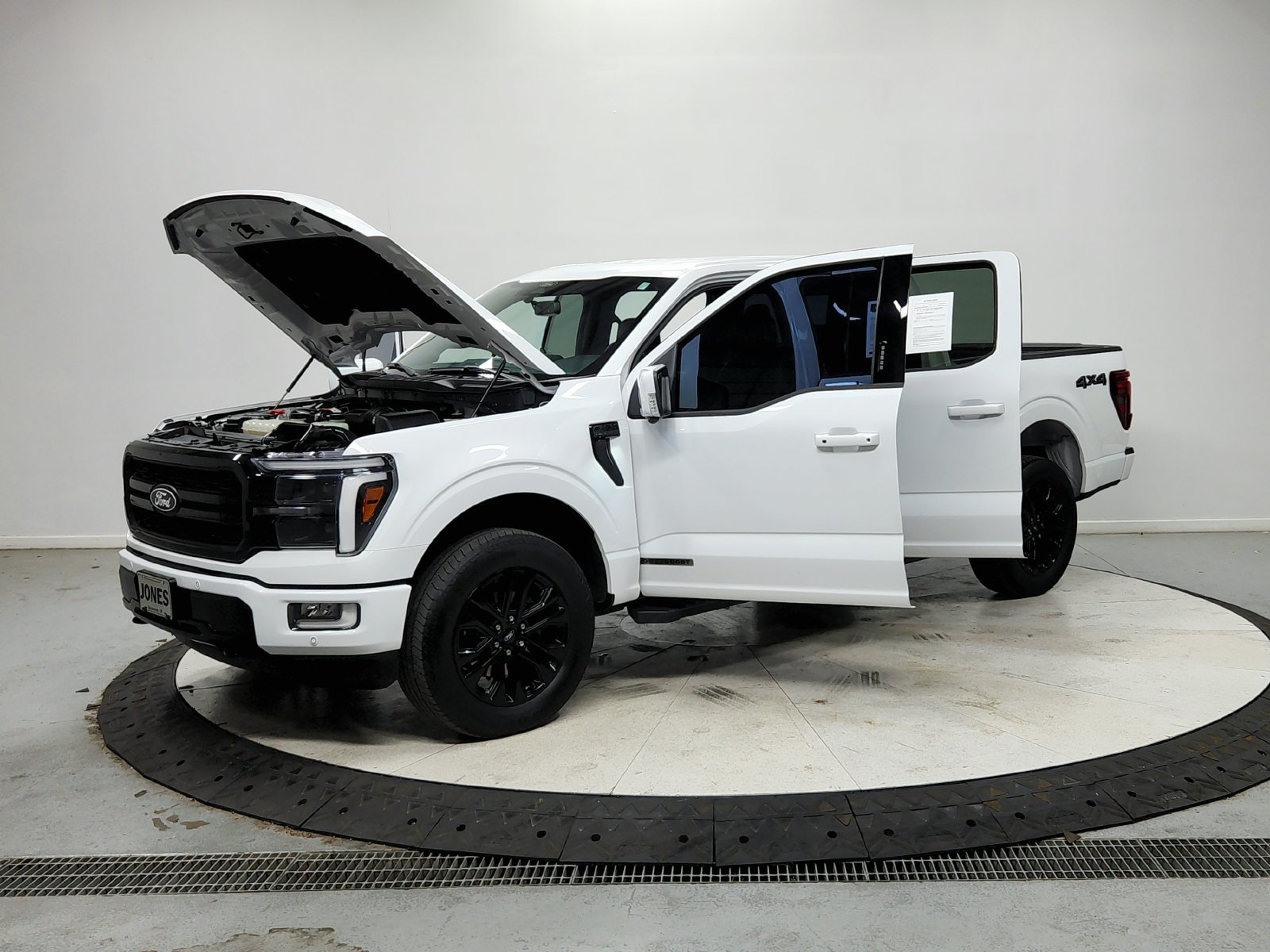 Used 2024 Ford F150 Lariat AWD/4WD image 12