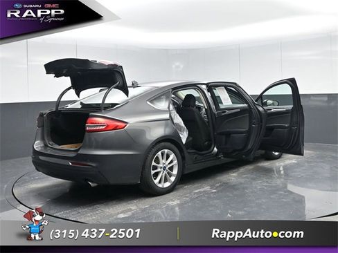 Used 2020 Ford Fusion SE image 18