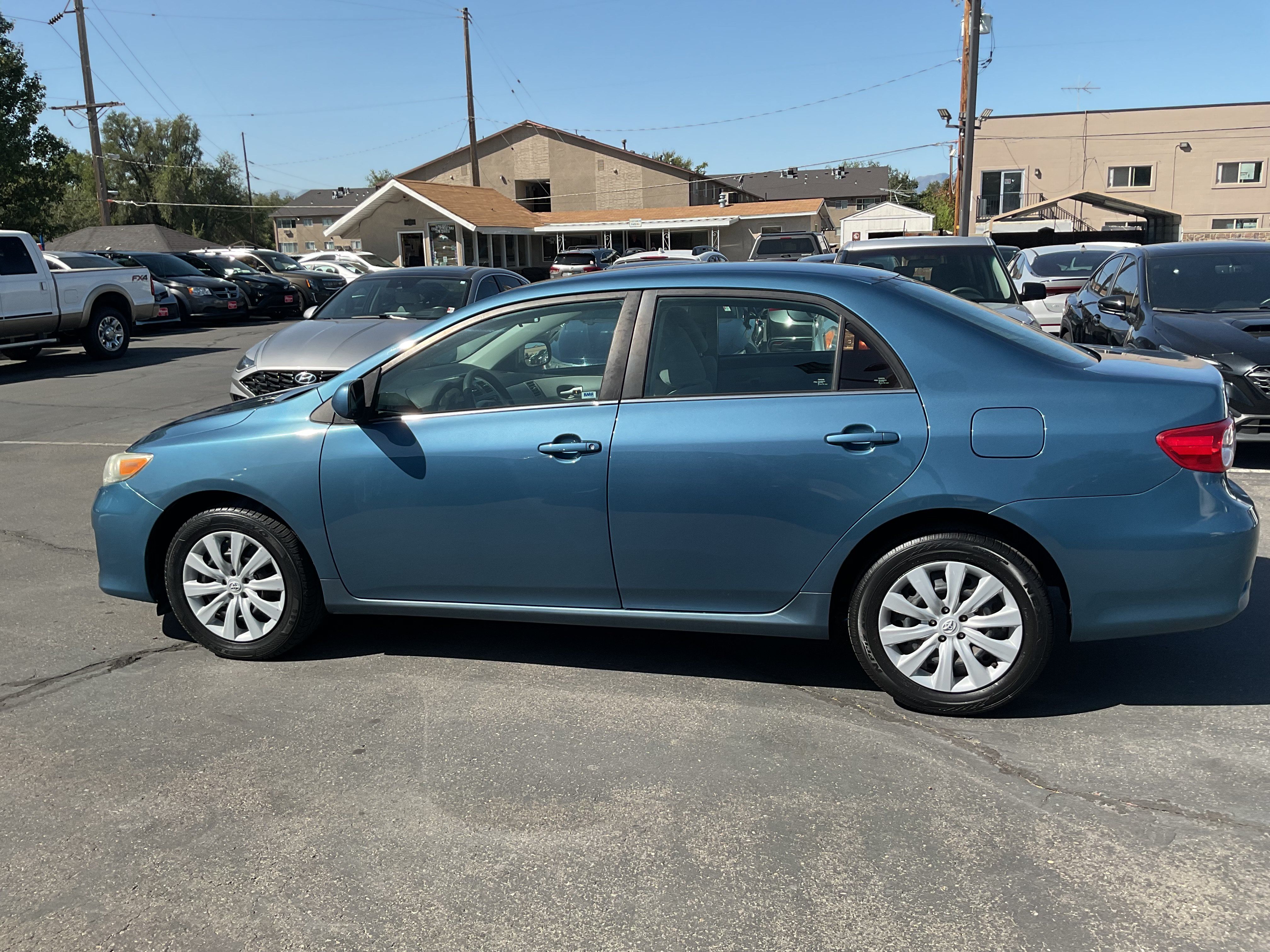 Used 2013 Toyota Corolla LE FWD image 4
