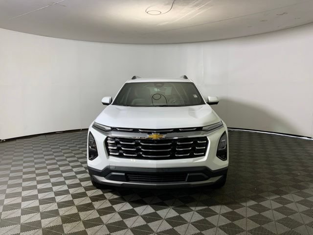 Used 2025 Chevrolet Equinox LT w/ Convenience Package II FWD image 2