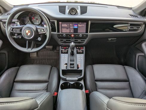 Certified 2025 Porsche Macan image 21