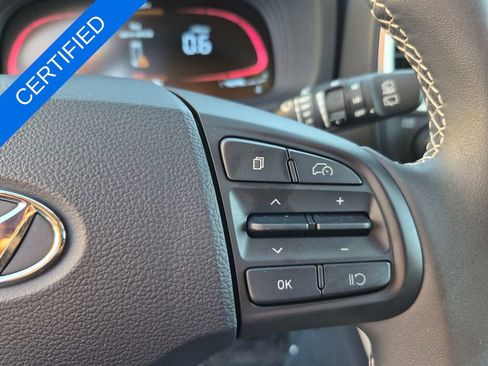 Used 2025 Hyundai Venue Limited image 13