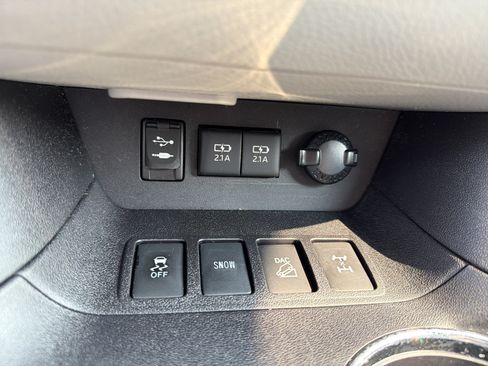 Certified 2018 Toyota Highlander XLE AWD/4WD image 21