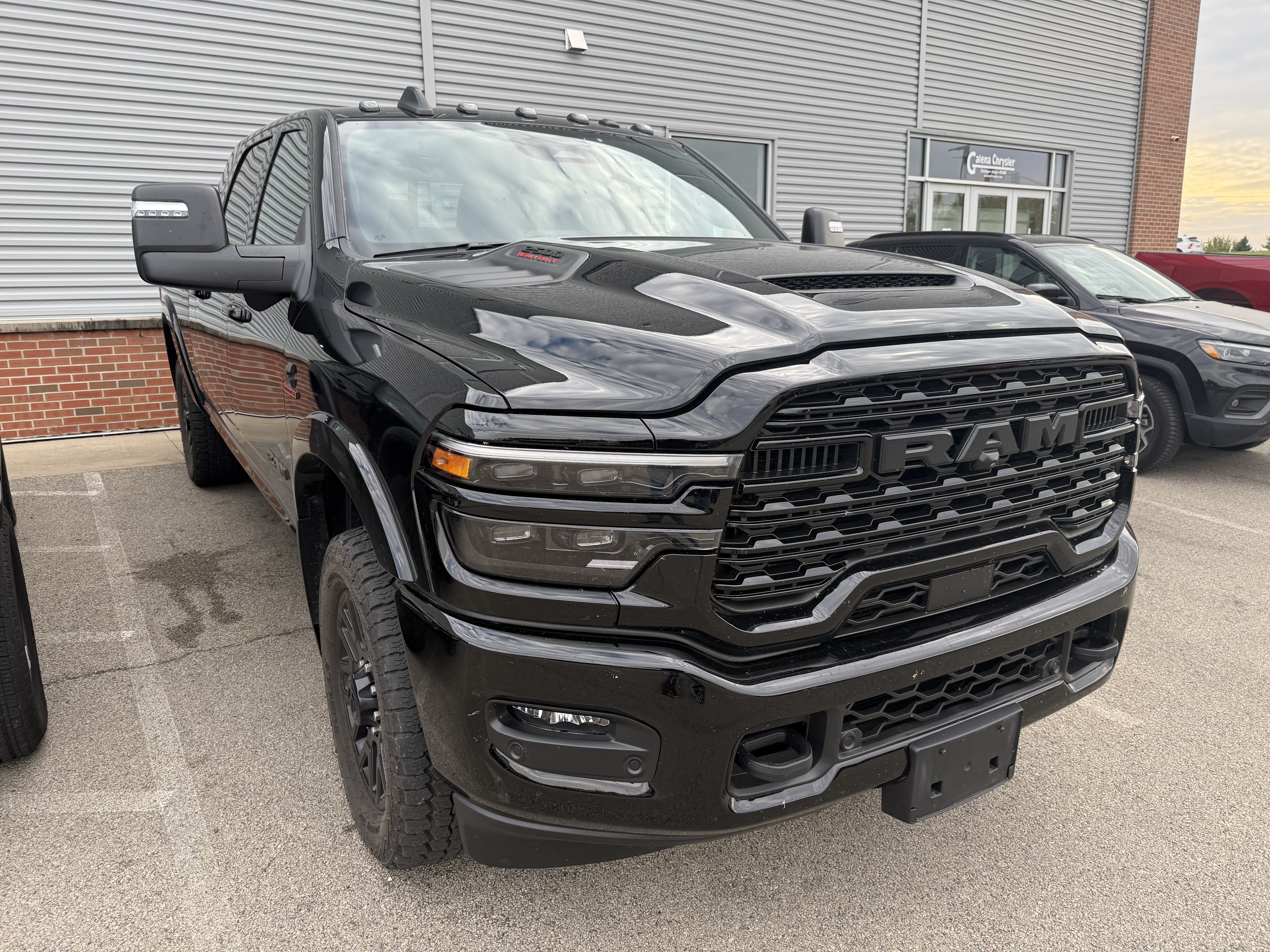 Used 2025 RAM 2500 Limited AWD/4WD image 1