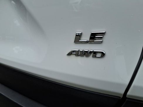 Used 2019 Toyota RAV4 LE w/ All Weather Liner Package AWD/4WD image 7