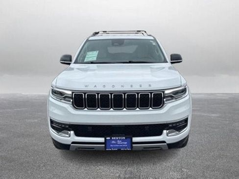 Used 2024 Jeep Wagoneer Series II w/ Flexible Seating Group AWD/4WD image 4