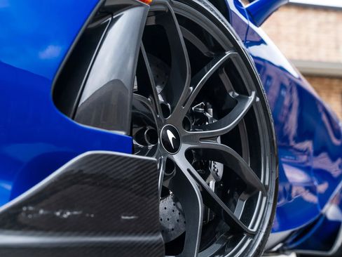 Used 2020 McLaren 720S Spider RWD image 4