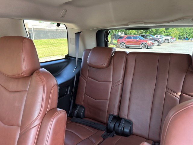 Used 2019 Cadillac Escalade Premium Luxury AWD/4WD image 10