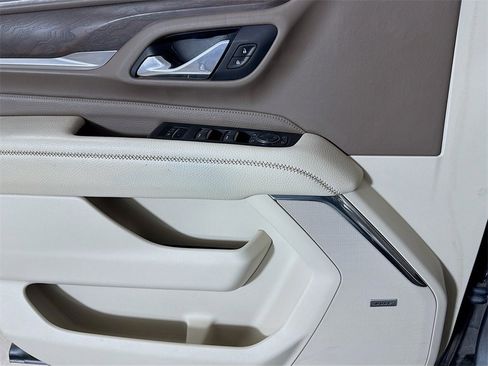 Used 2021 GMC Yukon Denali w/ Denali Premium Package image 16