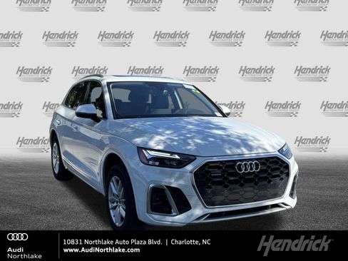 Used 2023 Audi Q5 2.0T Premium w/ Convenience Package AWD/4WD image 1