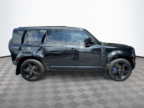 Used 2024 Land Rover Defender 110 X-Dynamic SE AWD/4WD image 5