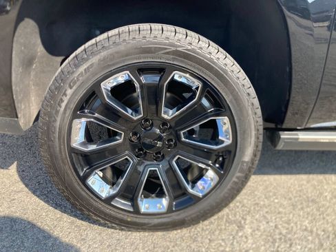 Used 2019 GMC Yukon XL Denali w/ Denali Ultimate Package AWD/4WD image 10