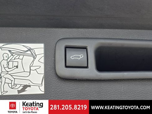 Used 2024 Toyota Highlander XLE FWD image 20