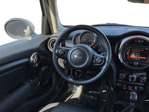 Used 2019 MINI Cooper 4-Door Hardtop w/ Storage Package FWD image 11