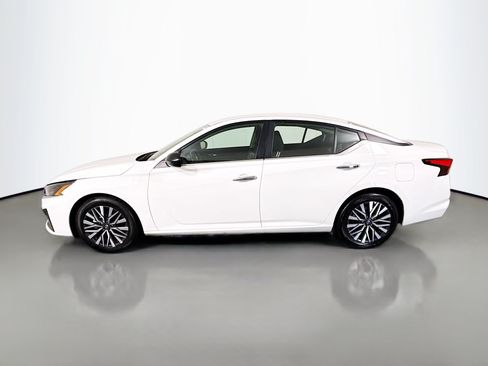 Used 2025 Nissan Altima 2.5 SV FWD image 6