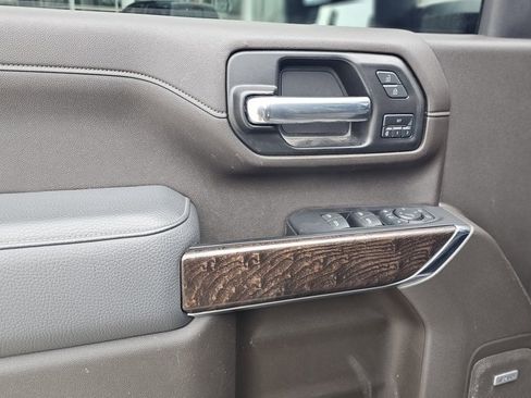 Used 2022 GMC Sierra 2500 Denali w/ Denali Ultimate Package image 10