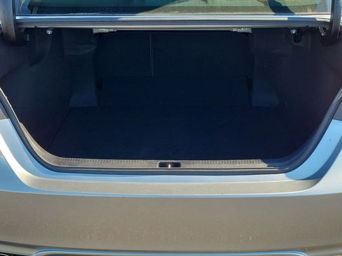 Used 2020 Toyota Camry SE image 14