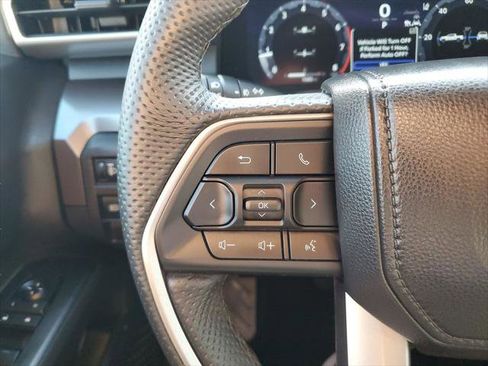 Certified 2025 Toyota Tacoma TRD Off-Road AWD/4WD image 17